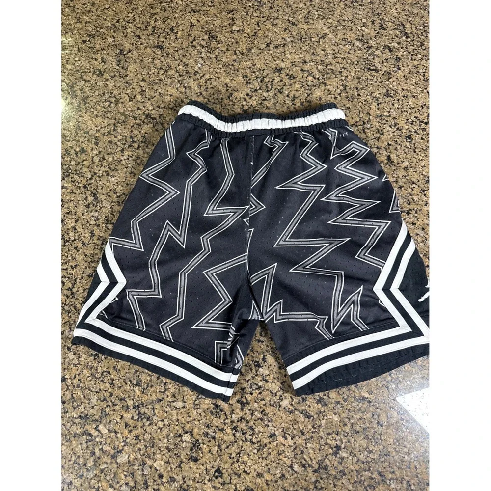 Jordan Brand Mens Mesh Basketball Shorts Black White Lightning Bolt Print Small